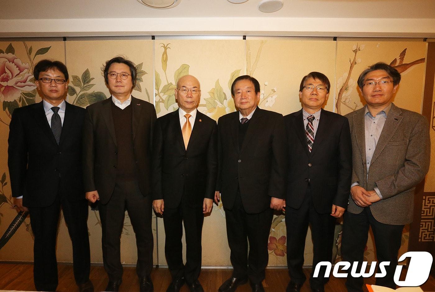 본문 이미지 - 이효성 방통위원장이 PP협의회 대표자들을 4일 만났다. (방통위 제공) ⓒ News1