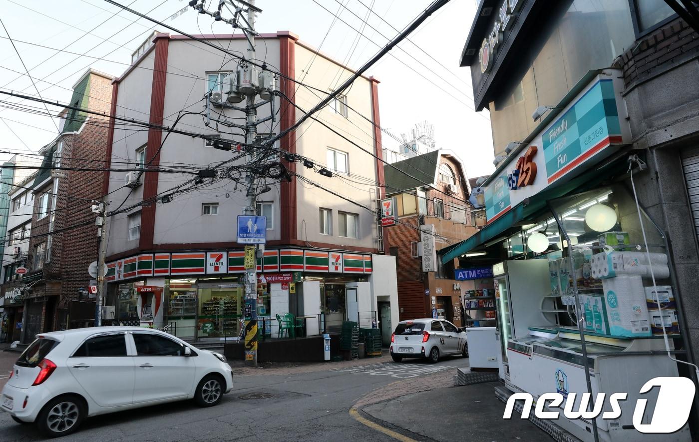 인접 거리에서 영업하는 편의점.(사진은 기사 내용과 무관함) / 뉴스1 ⓒ News1 안은나 기자