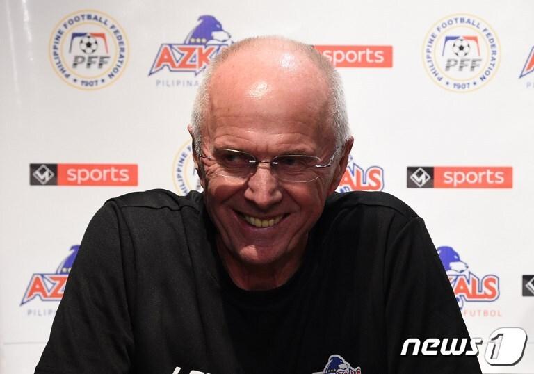 본문 이미지 - 명장 에릭손 감독의 손을 탄 필리핀 축구가 급성장했다. 내년 1월 아시안컵에서 필리핀을 만나는 벤투호로서는 경계해야한다. ⓒ AFP=News1