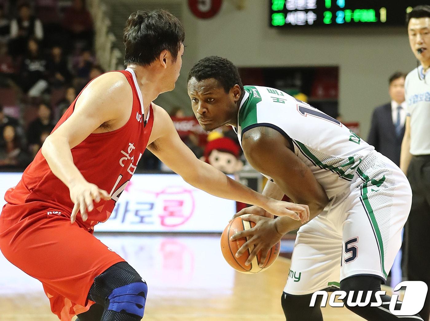 본문 이미지 - 원주 DB의 디온테 버튼./뉴스1 DB ⓒ News1 오장환 기자