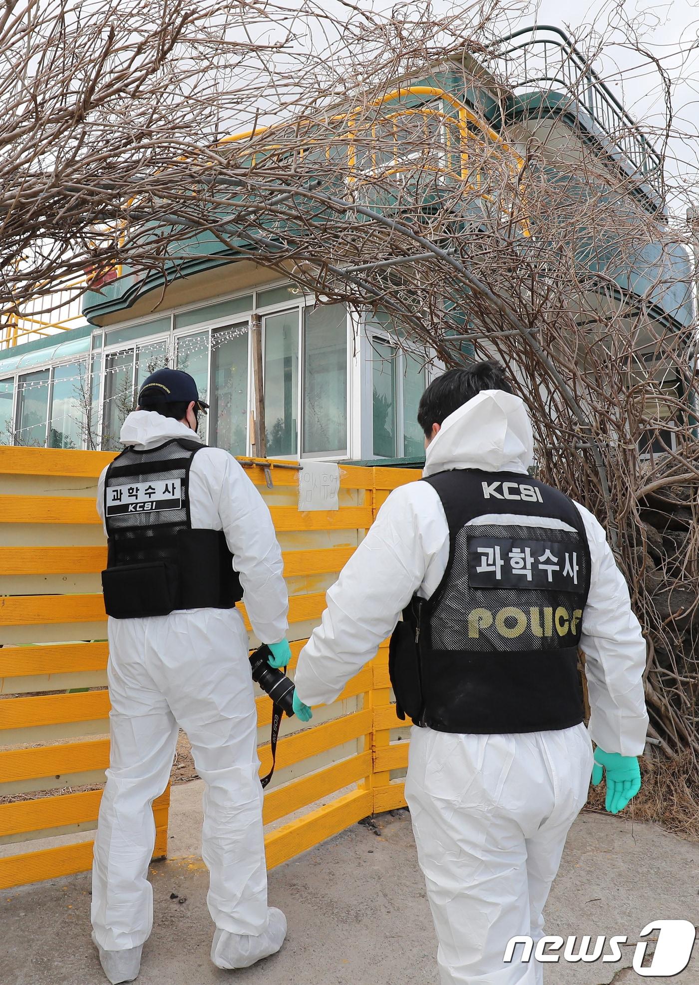 본문 이미지 - 2018년  2월 제주시 구좌읍 한 게스트하우스에서 숙박을 하던 20대 여성이 목이 졸려 살해된 사건 이후에도 게스트하우스 내 범죄가 끊이지 않고 있다. 사진은 해당 게스트하우스. /뉴스1DB ⓒ News1