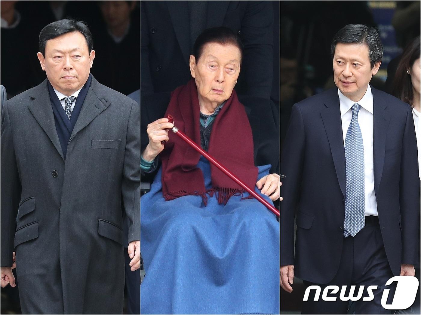 본문 이미지 - 신동빈 롯데그룹 회장(왼쪽부터), 신격호 총괄 명예회장, 신동주 전 롯데홀딩스 부회장/뉴스1