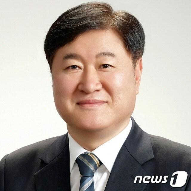 본문 이미지 - 김우룡 더불어민주당 부산 동래구청장 후보.(김우룡 캠프 제공)ⓒ News1