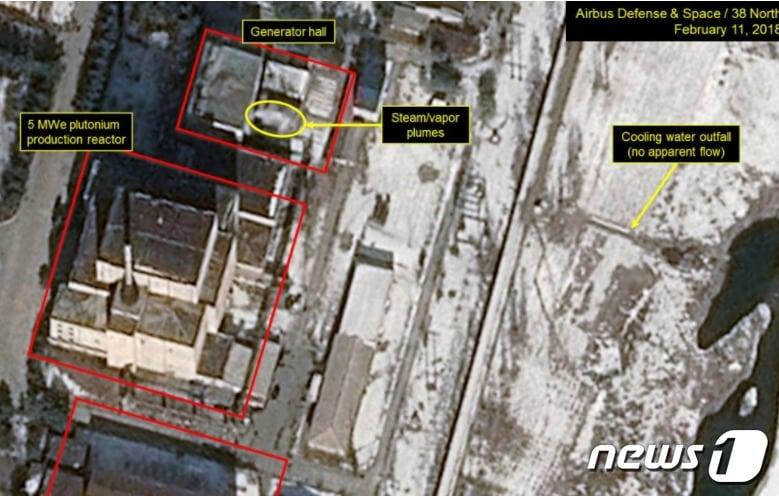 본문 이미지 - 북한 영변 핵시설내 실험용 경수로 추정 시설. [출처=38노스]ews1