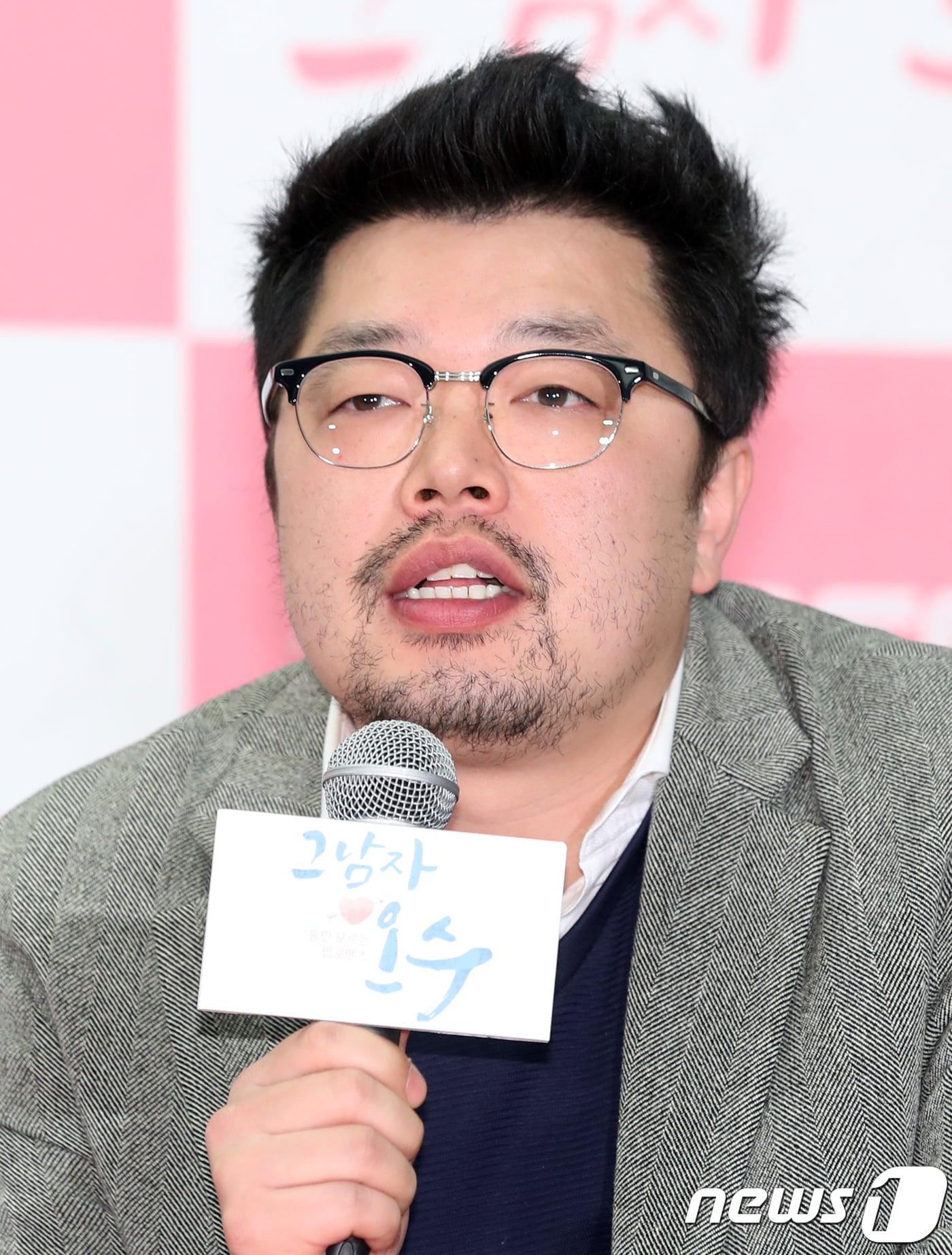 본문 이미지 - 남기훈 감독이 28일 오후 서울 상암 스탠포드호텔에서 열린 OCN 드라마 ‘그 남자의 오수’ 제작발표회에 참석해 인사말을 하고 있다. 2018.2.28./뉴스1 ⓒ News1 권현진 기자