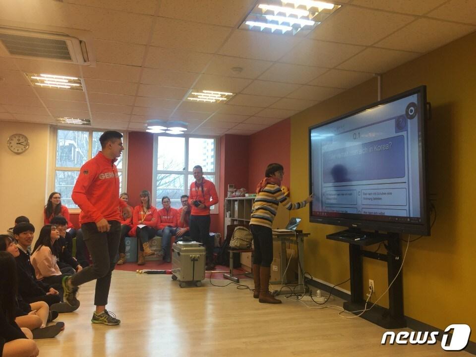 본문 이미지 - 서울외고 스마트교실(서울외고 제공)ⓒ News1