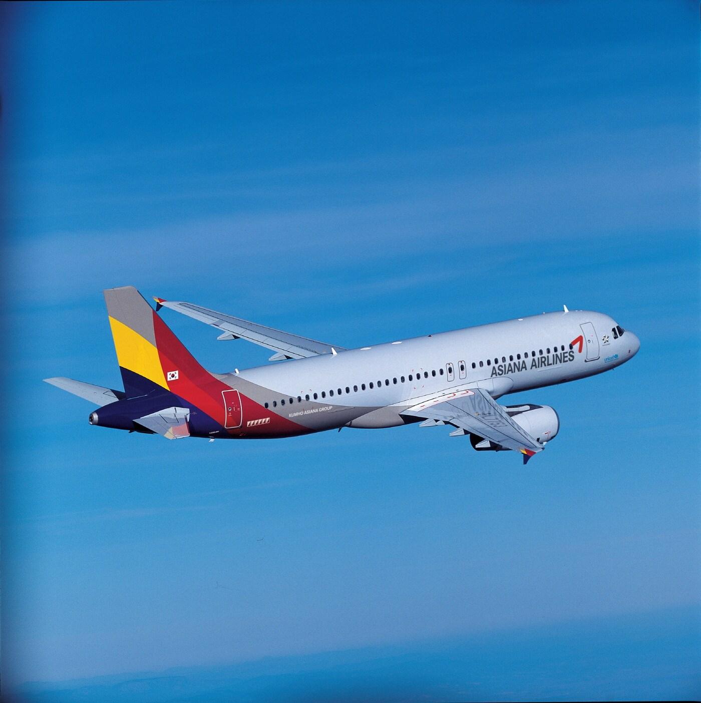 본문 이미지 - 부산~인천 환승전용 내항기로 운영되는 A320(아시아나항공 제공)