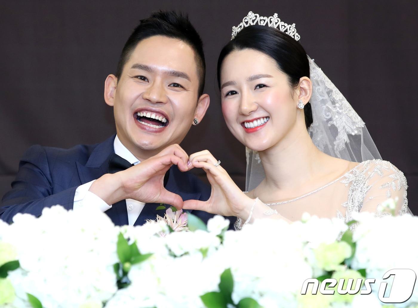 본문 이미지 - 개그맨 김형인과 아내 ⓒ News1