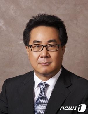 본문 이미지 - 이원(본명 이상협·56) 황사손. 이원 황사손은 대한황실문화원 및 전주이씨 대동종약원 총재를 맡고 있다.ⓒ News1