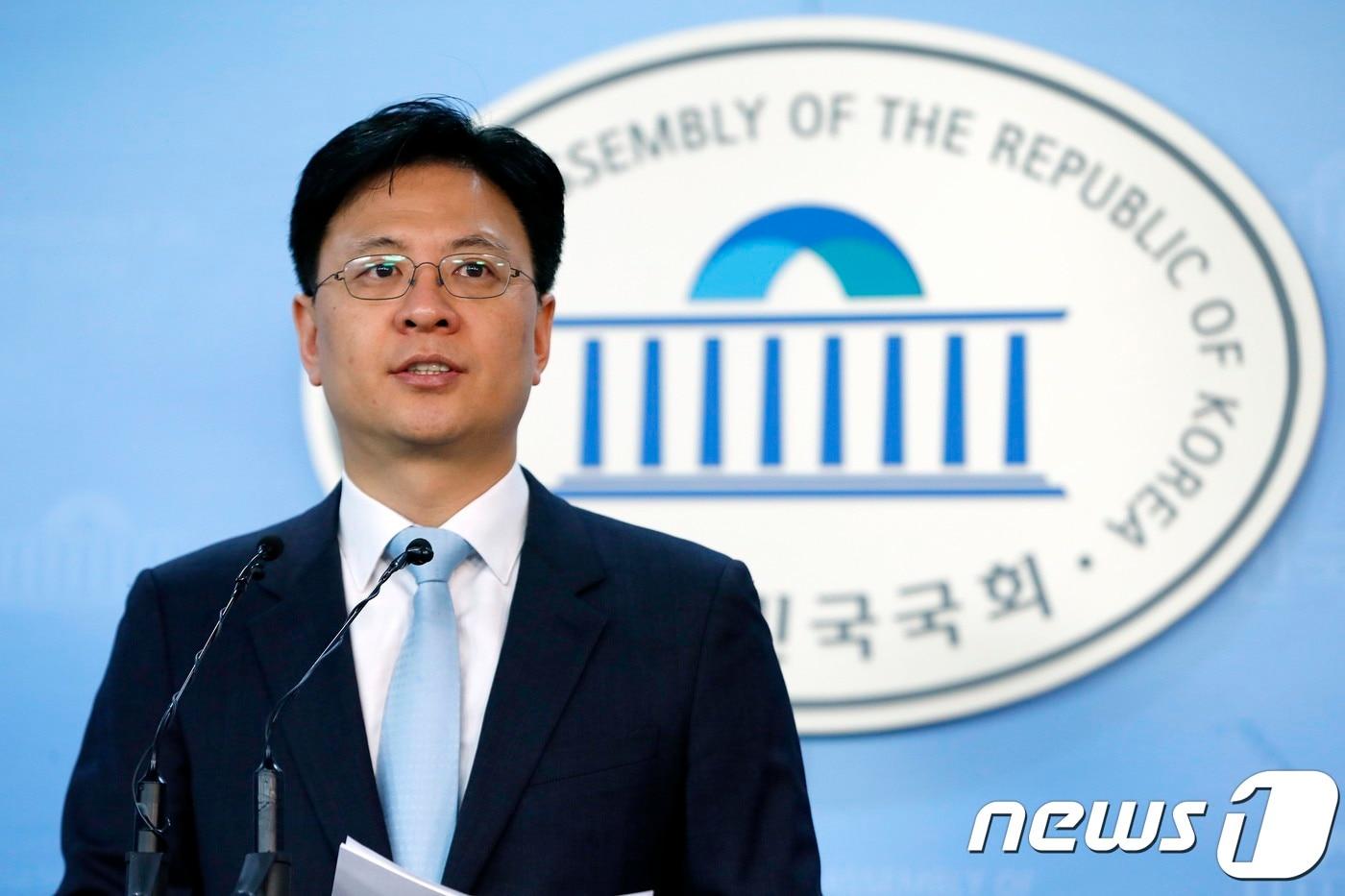 장진영 바른미래당 미투법률지원단장(동작구을 지역위원장)이 26일 서울 여의도 국회 정론관에서 6.13 지방선거 서울시장 출마를 선언하고 있다. 2018.3.26/뉴스1 ⓒ News1 안은나 기자