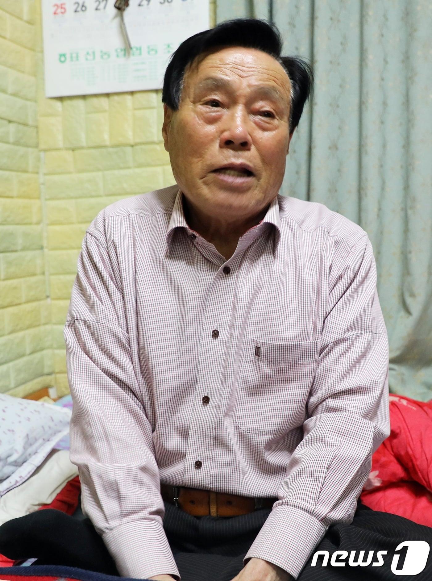 본문 이미지 - 4‧3 생존자 오태경씨(88)가 지난 27일 서귀포시 표선면 가시리 자택에서 뉴스1 제주본부와 인터뷰를 갖고 70년 전의 아픈 기억을 떠올리며 고(故) 강계봉씨에 대한 고마운 마음을 꺼내놓고 있다.2018.3.30/뉴스1ⓒ News1 안서연 기자