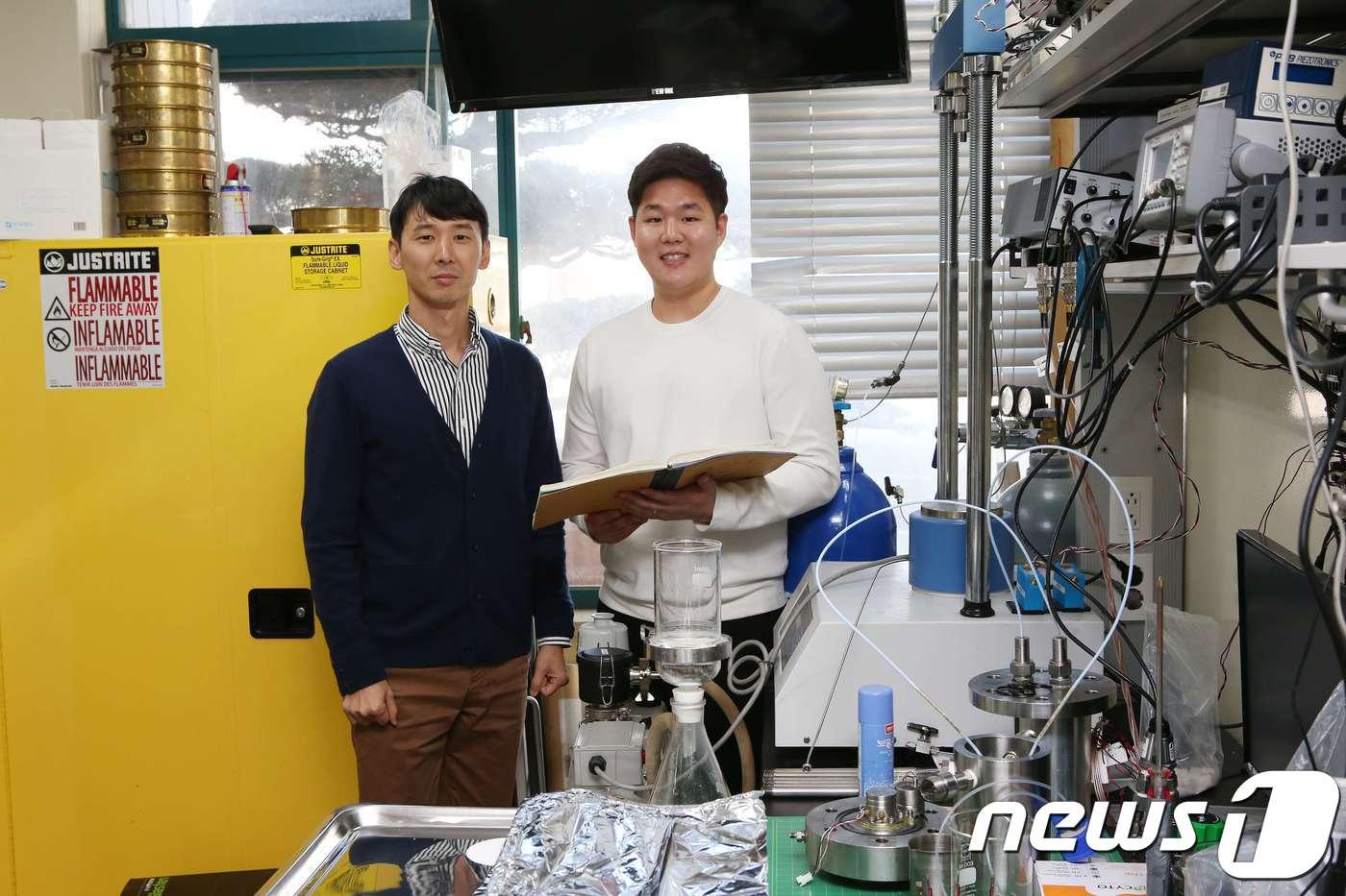 본문 이미지 - KAIST 권태혁 교수, 박태형 박사과정생