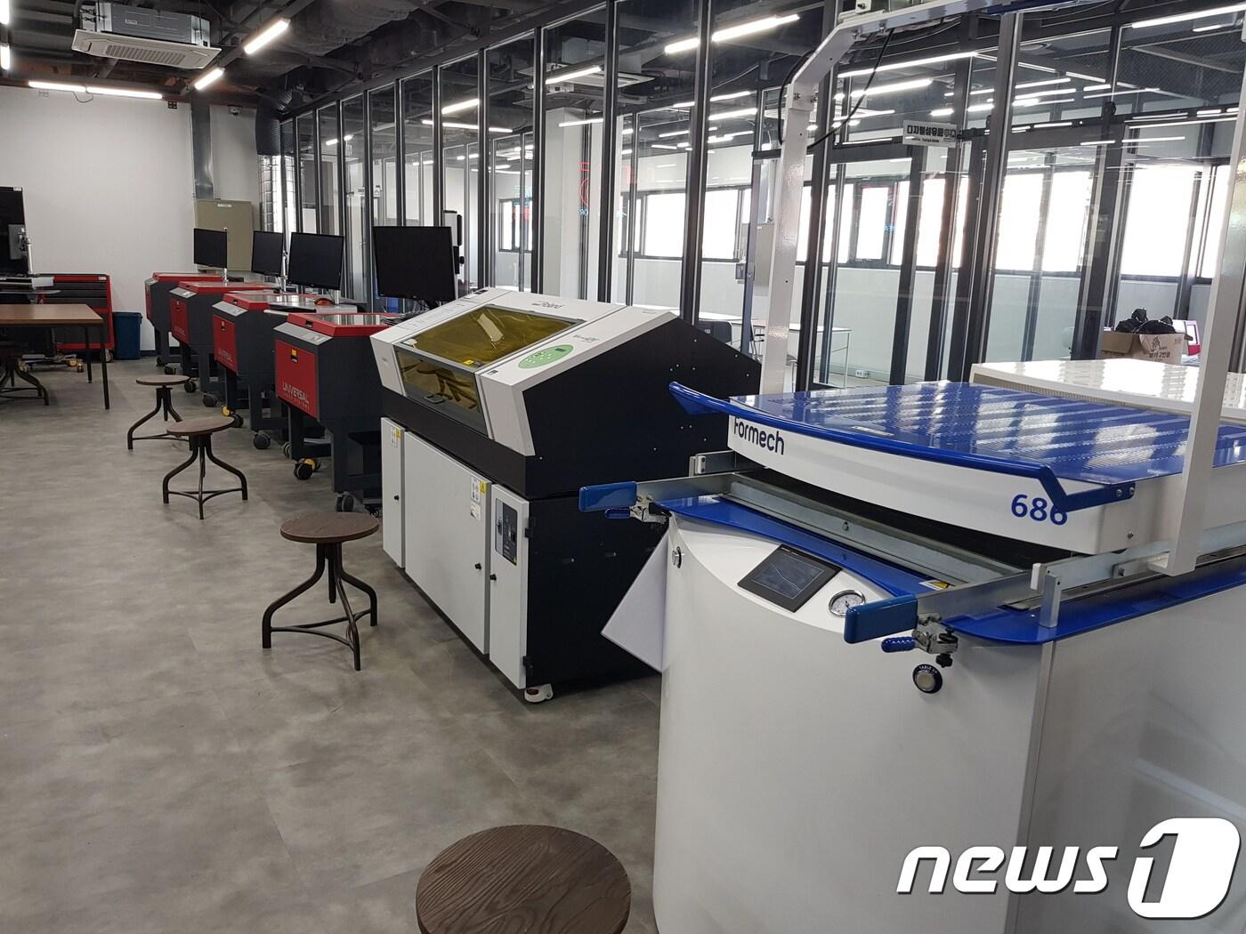 본문 이미지 - 서울시 디지털대장간 내부 모습.(서울시 제공) ⓒ News1