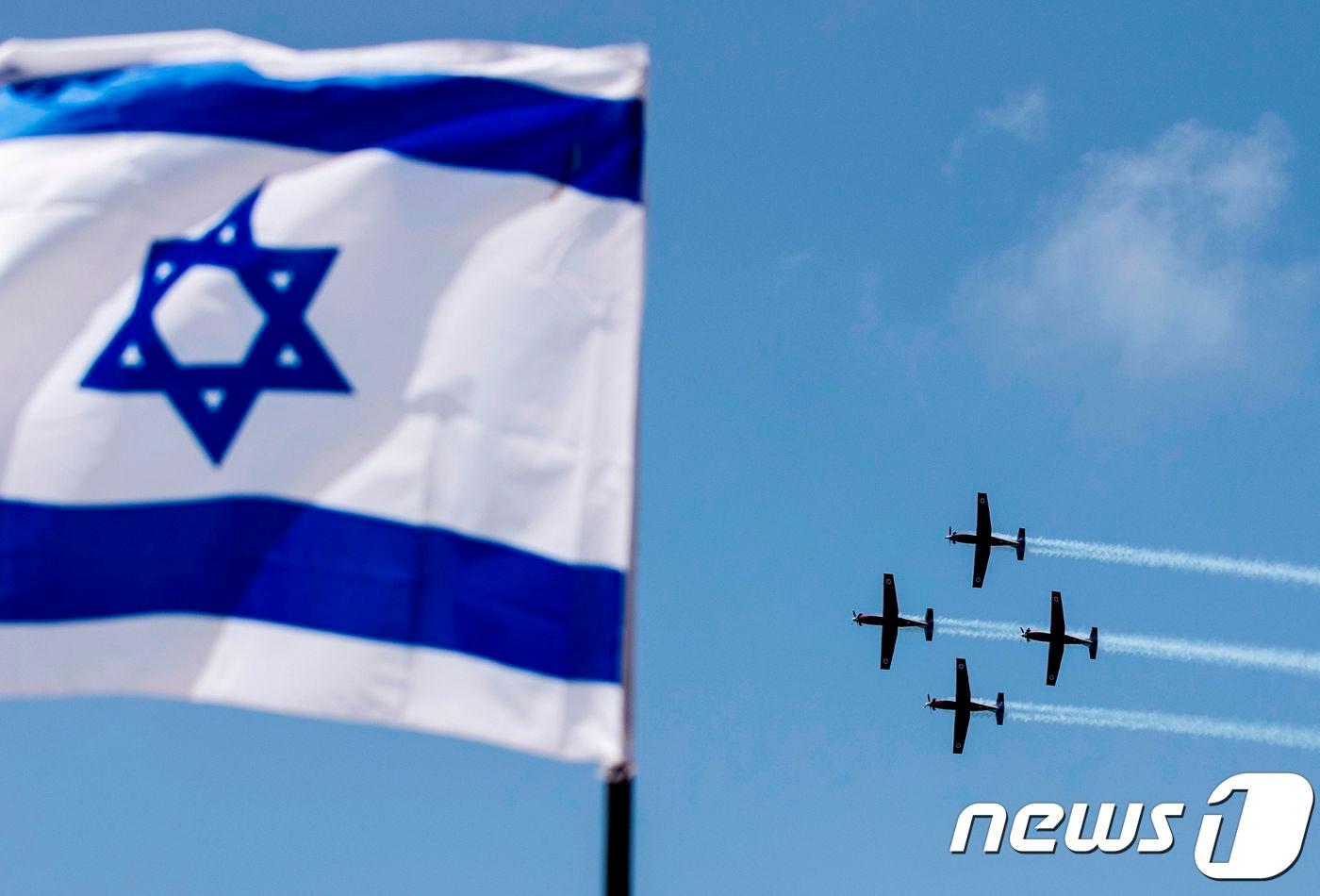 지난해 5월 이스라엘 69주년 독립기념일을 앞두고 해안도시 텔아비브에서 에어쇼가 펼쳐지고 있다. ⓒ AFP=뉴스1