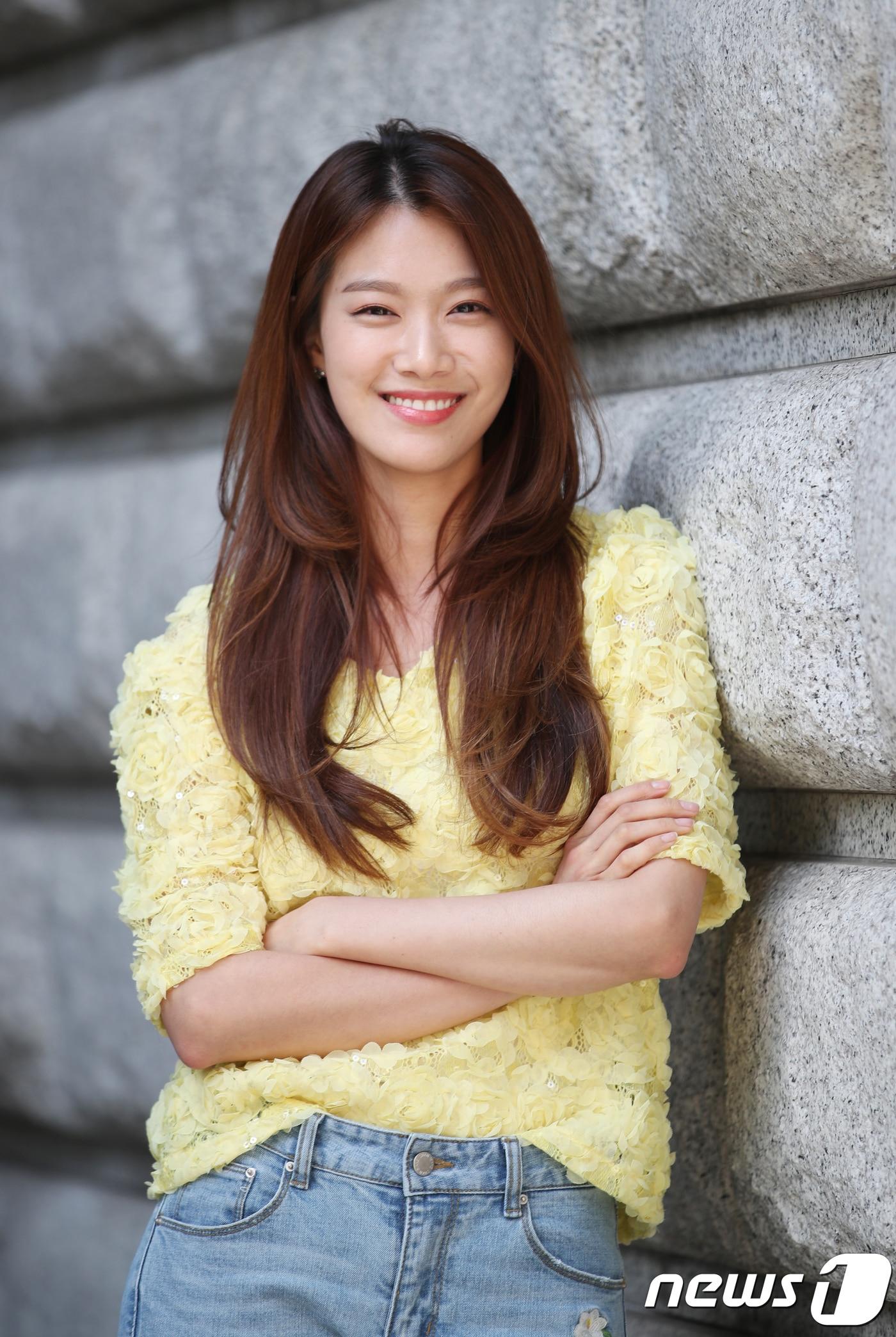 본문 이미지 - 드라마 '으라차차 와이키키'에 출연한 배우 이주우가 18일 서울 종로구 뉴스1 본사에서 인터뷰를 갖고 있다. 2018.4.18/뉴스1 ⓒ News1 박지혜 기자