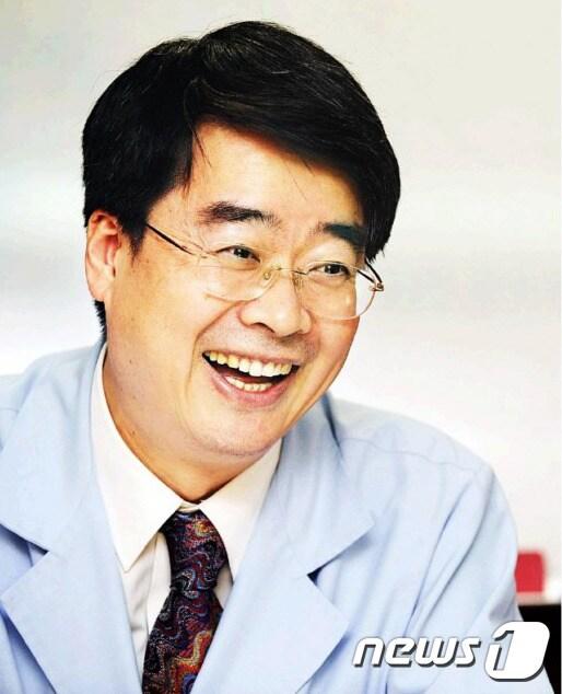 본문 이미지 - 정근 정근안과병원 원장이 5일 "국민 전체의 건강을 위한 제도적 장치를 만들겠다"며 4·15 총선에서 자유한국당 소속으로 부산진갑 출마를 공식 선언했다. ⓒ News1 DB