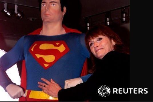 본문 이미지 - 2001년 5월 워너브러더스 박물관에서 '슈퍼맨 영화 리유니언' 행사에 참석한 마곳 키더. ⓒ 로이터=뉴스1