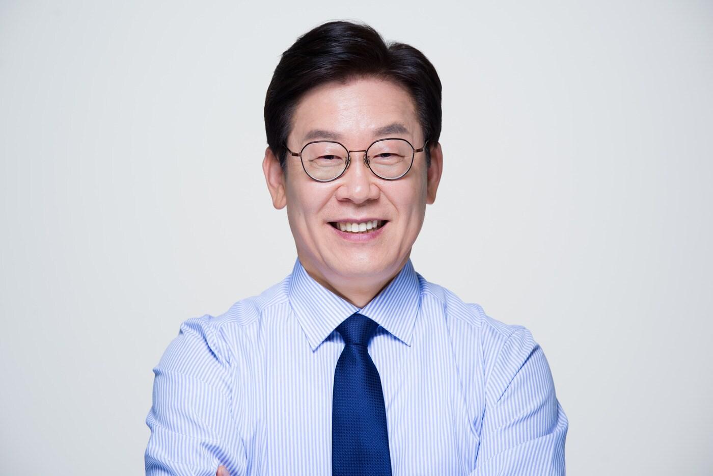 본문 이미지 - 이재명(민주당, 사진) 경기도지사 예비후보가 남경필(한국당) 예비후보의 도지사 시절 ‘채무제로 선언’에 대해 “새빨간 거짓말”이라며, 명확한 해명을 촉구하고 나섰다. ⓒ News1