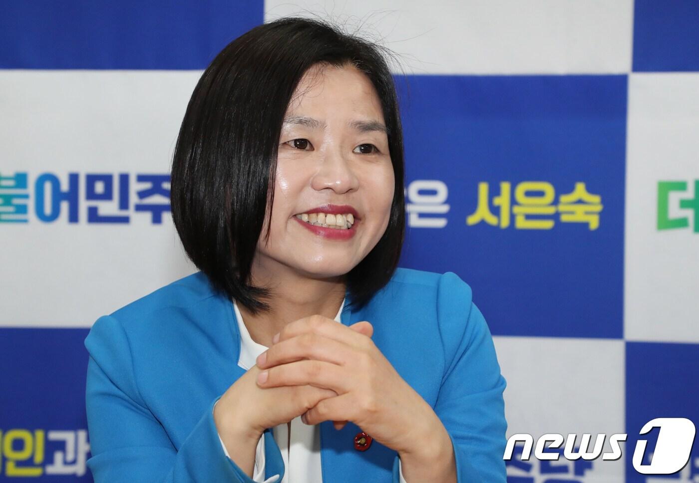 서은숙 더불어민주당 부산진구청장 예비후보가 21일 부산 부산진구 서은숙 선거사무소에서 뉴스1과 인터뷰를 하고 있다. 2018.5.21 /뉴스1 ⓒ News1 여주연 기자