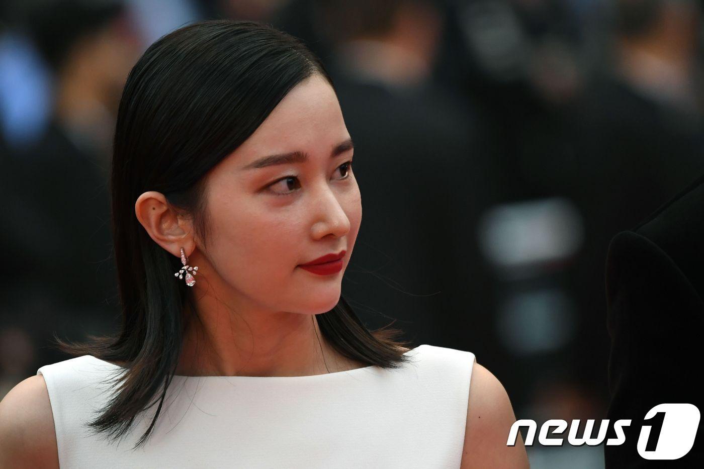 배우 전종서가 16일(현지시간) 칸 뤼미에르 대극장에서 열린 칸 영화제의 영화 ‘버닝’ 공식 상영에 참석하고 있다. ⓒ AFP=뉴스1 ⓒ News1 우동명 기자