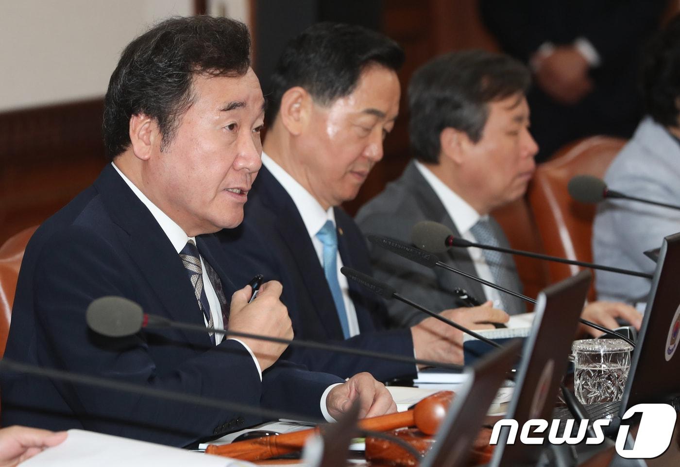 이낙연 국무총리가 21일 서울 종로구 세종로 정부서울청사에서 열린 국무회의에서 모두발언을 하고 있다. 2018.5.21/뉴스1 ⓒ News1 허경 기자