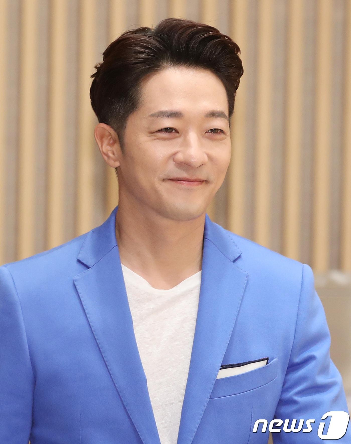 본문 이미지 - 가수 알렉스 2018.5.25./뉴스1 ⓒ News1 권현진 기자