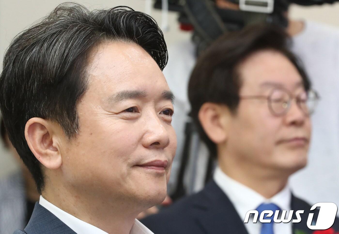 본문 이미지 - 남경필 자유한국당 경기도지사 후보(왼쪽)와 이재명 더불어민주당 후보. 뉴스1 ⓒ News1 오장환 기자
