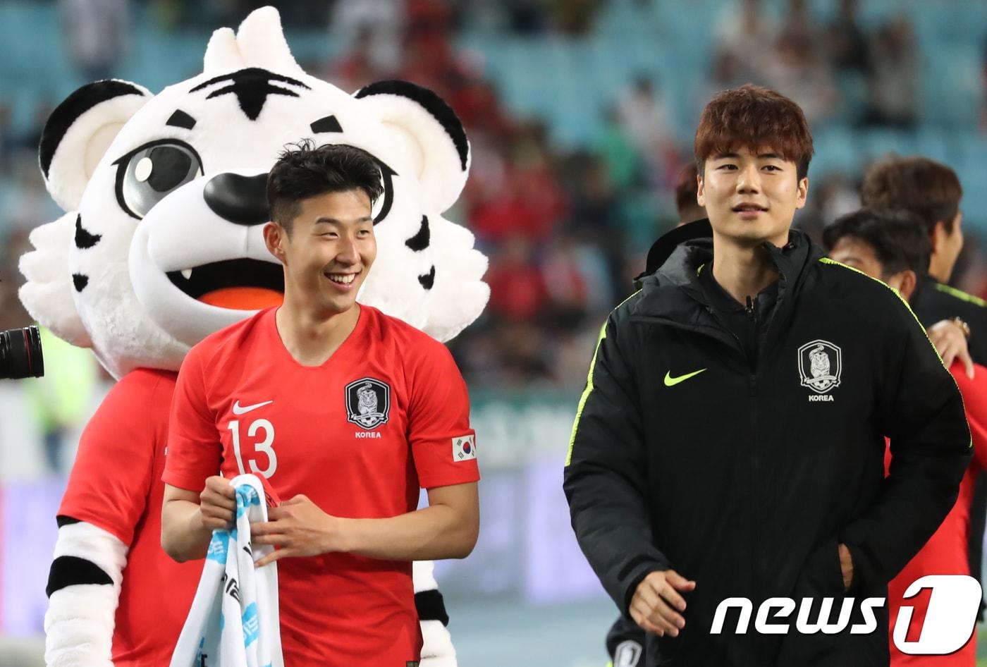 본문 이미지 - 축구대표팀 당시 기성용(오른쪽) 2018.5.28 ⓒ 뉴스1 공정식 기자