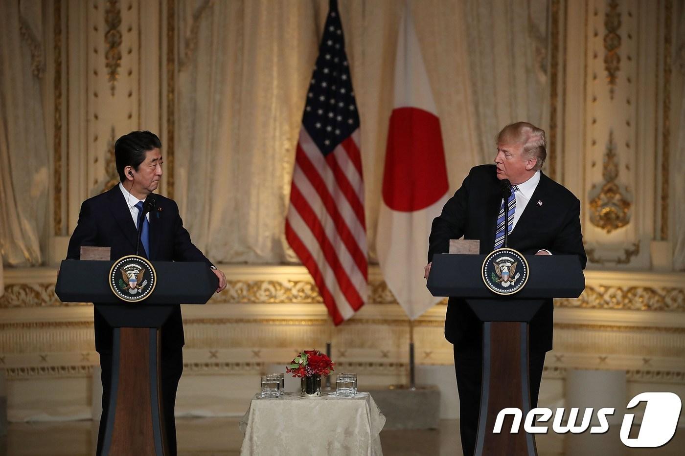 트럼프-아베 통화 