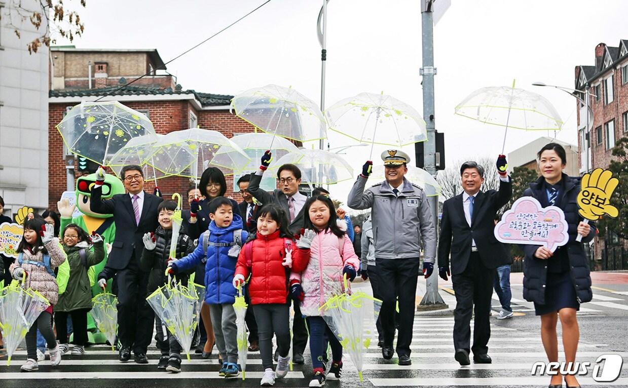 본문 이미지 - 스쿨존교통사고제로캠페인(도로교통공단 제공) ⓒ News1 