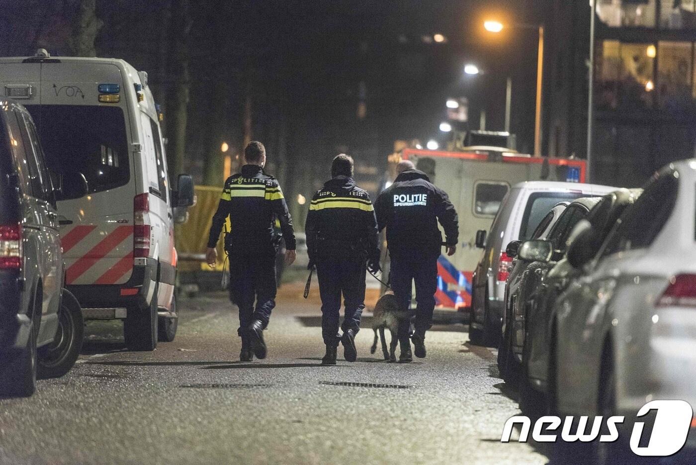 순찰 중인 네덜란드 경찰. <자료사진>  ⓒ AFP=뉴스1