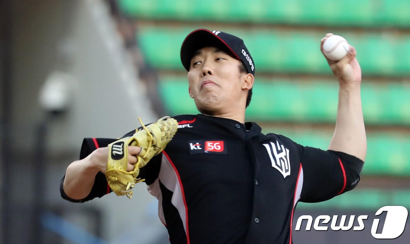 본문 이미지 - KT 위즈에서 FA 자격을 얻은 금민철. /뉴스1 DB ⓒ News1 황기선 기자