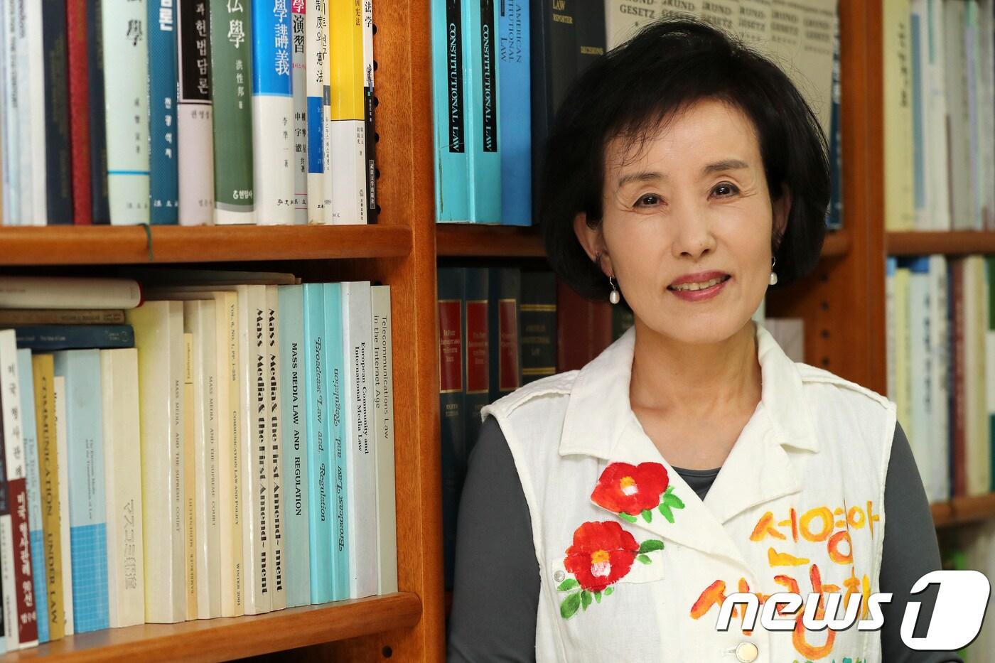 본문 이미지 - 박선영 서울시교육감 후보가 31일 오후 서울 중구 동국대학교 연구실에서 뉴스1과 인터뷰를 하고 있다. 2018.5.31/뉴스1 ⓒ News1 박지수 기자