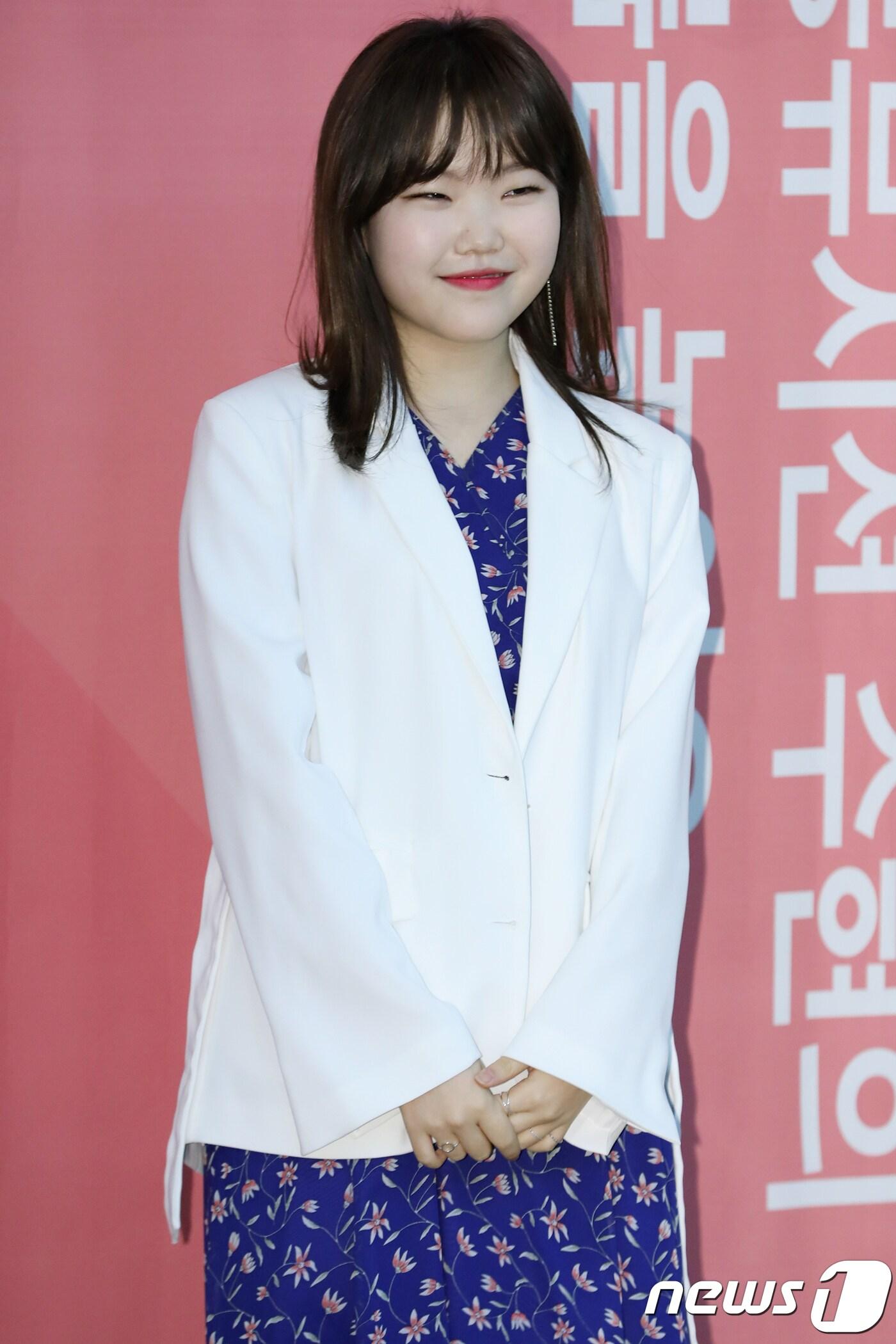 본문 이미지 - 악동뮤지션 수현이 8일 오전 서울 여의도 KBS 시청자광장에서 진행된 '2018 KBS 쿨FM 봄개편' 기자간담회에 참석해 포즈를 취하고 있다. 2018.5.8./뉴스1 ⓒ News1 강고은 에디터