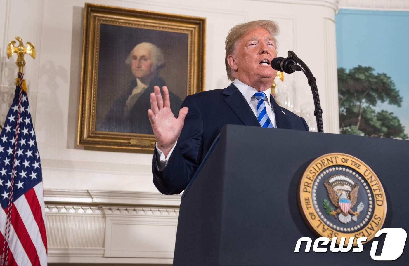 일&#40;현지시간&#41; 도널드 트럼프 미국 대통령이 백악관에서 이란 핵협정을 둘러싼 미국의 최종 결정을 발표하고 있다. ⓒ AFP=뉴스1