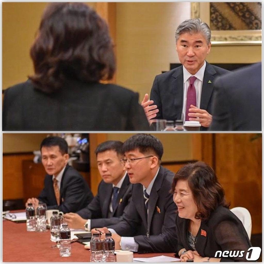 본문 이미지 - 마이크 폼페이오 미국 국무장관이 11일 '6·12 북미 정상회담' 실무협의팀의 회의 장면을 찍은 사진을 공개했다. 아래사진은 북한 측 실무협의팀 대표인 최선희 외무성 부상이 다른 북한 측 관계자들과 함께 앉은 자리에서 밝게 웃는 모습. (마이크 폼페이오 미 국무장관 트위터) 2018.6.11/뉴스1