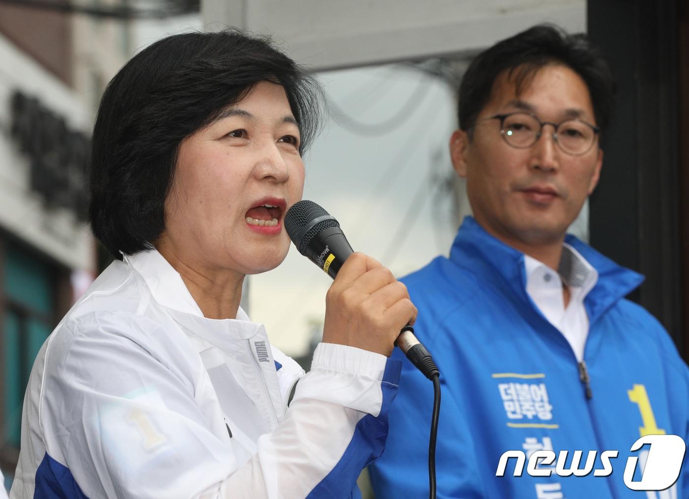 본문 이미지 - 추미애 더불어민주당 대표. 뉴스1 ⓒ News1 신웅수 기자