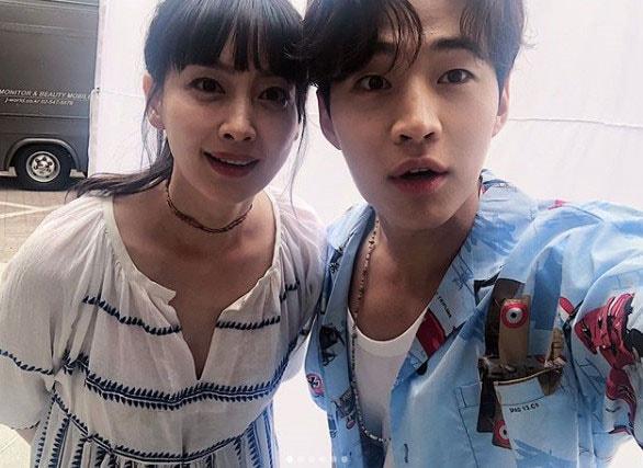 본문 이미지 - 헨리 SNS ⓒ News1