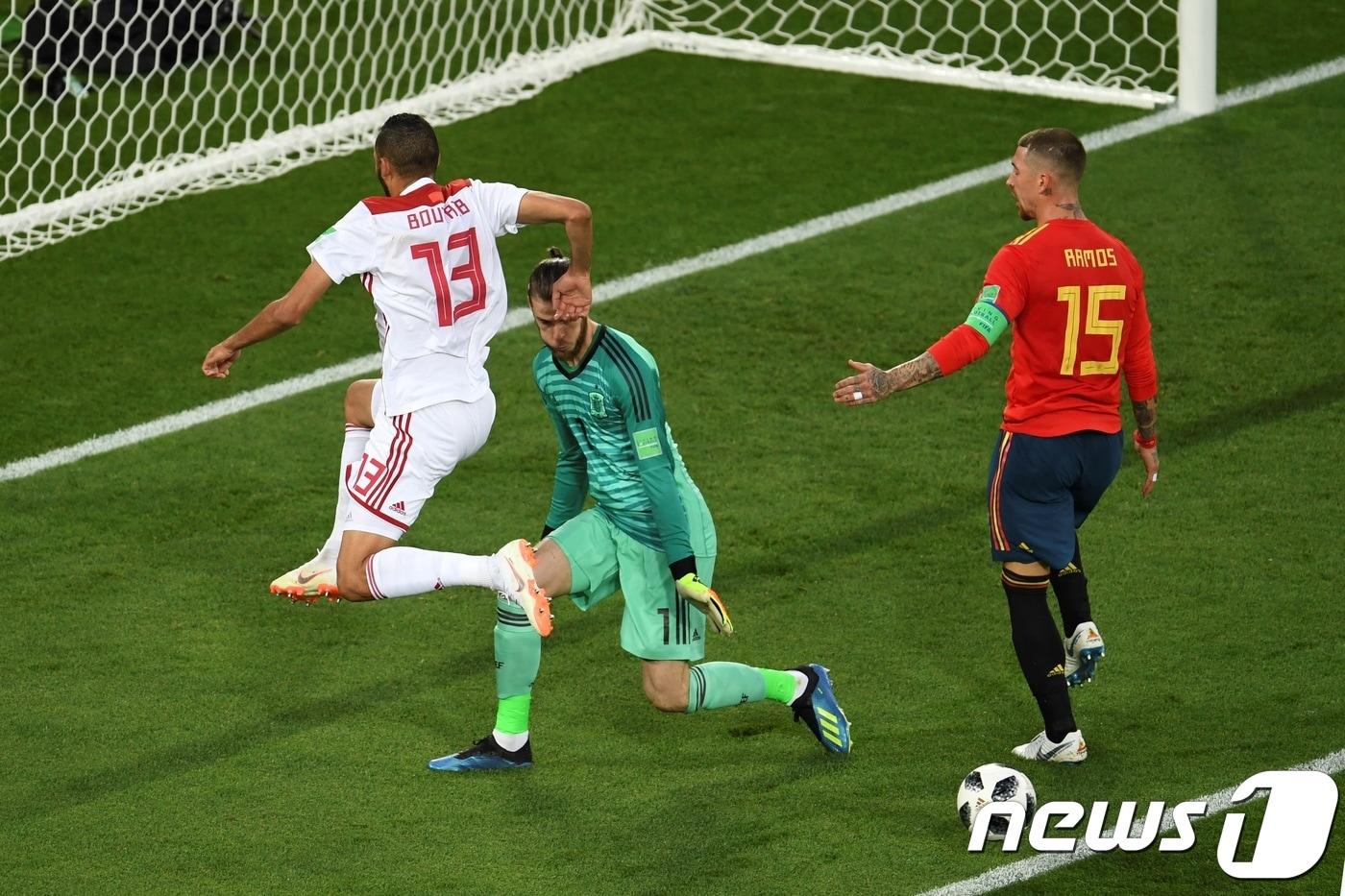 스페인 골키퍼 다비드 데 헤아는 26일(한국시간) 모로코와의 2018 FIFA 러시아월드컵 B조 조별리그 3차전에서 대회 첫 세이브를 올렸다. ⓒ AFP=News1