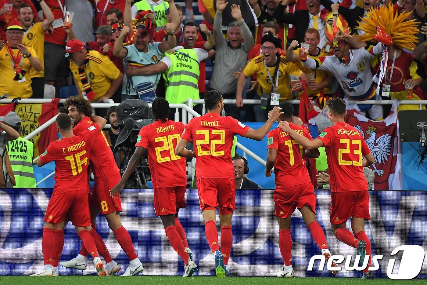 벨기에 선수들이 29일(한국시간) 러시아 칼리닌그라드의 칼리닌그라드 스타디움에서 열린 잉글랜드와의 2018 국제축구연맹(FIFA) 러시아 월드컵 G조 조별 리그 최종 3차전에서 득점 후 기뻐하고 있다. ⓒ AFP=News1