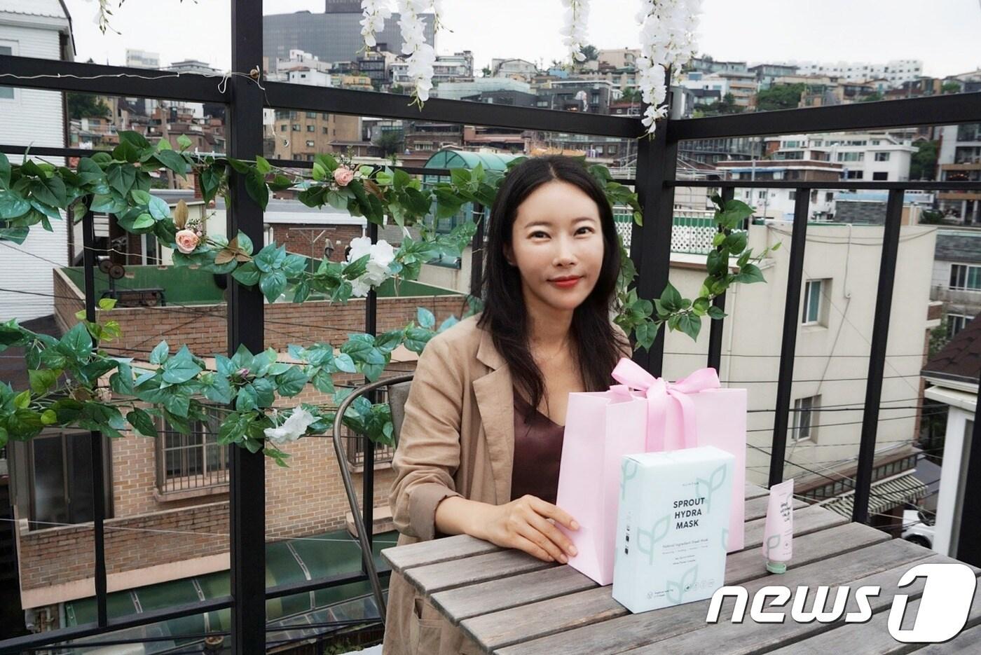 제이랩 코스메틱의 정은경 대표와 뉴스1 N스타일이 이태원 애이플랫 카페에서 인터뷰를 진행했다. ⓒ News1