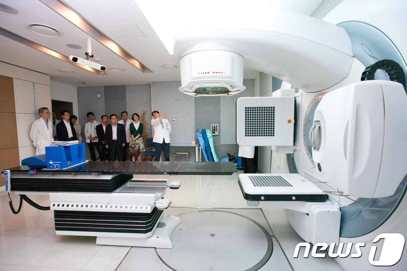 (사진은 기사 내용과 무관함) 동남권원자력의학원에 설치된 선형가속기/뉴스1 ⓒ News1 신웅수 기자