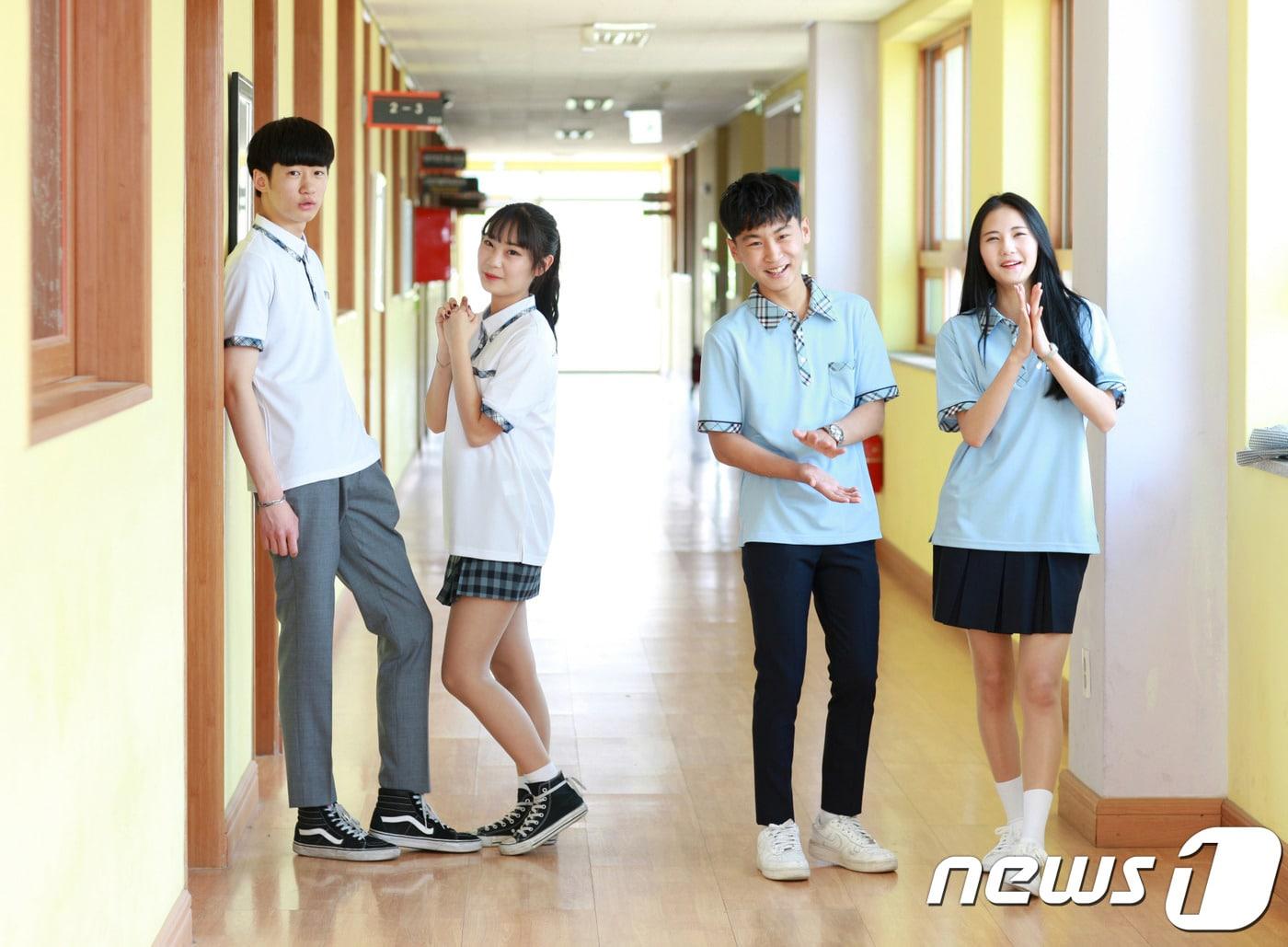 본문 이미지 - 강원도교육청 표준교복 모습(강원도교육청 제공)ⓒ News1