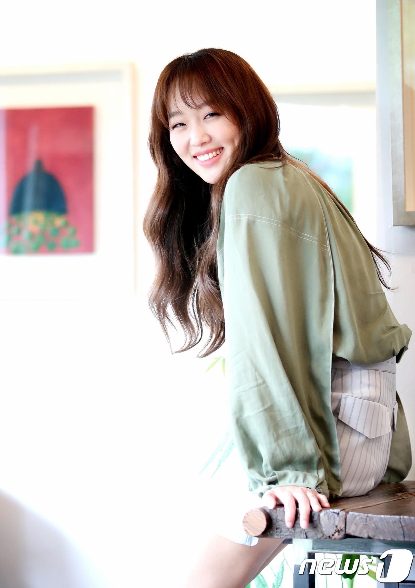 본문 이미지 - 2018.7.24.서울 삼청동 카페. 드라마 '이리와 안아줘' 배우 진기주 인터뷰. ⓒ News1 권현진 기자