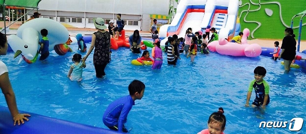 본문 이미지 - 덕연동 물놀이장.(순천시 제공)/뉴스1 ⓒ News1 지정운 기자