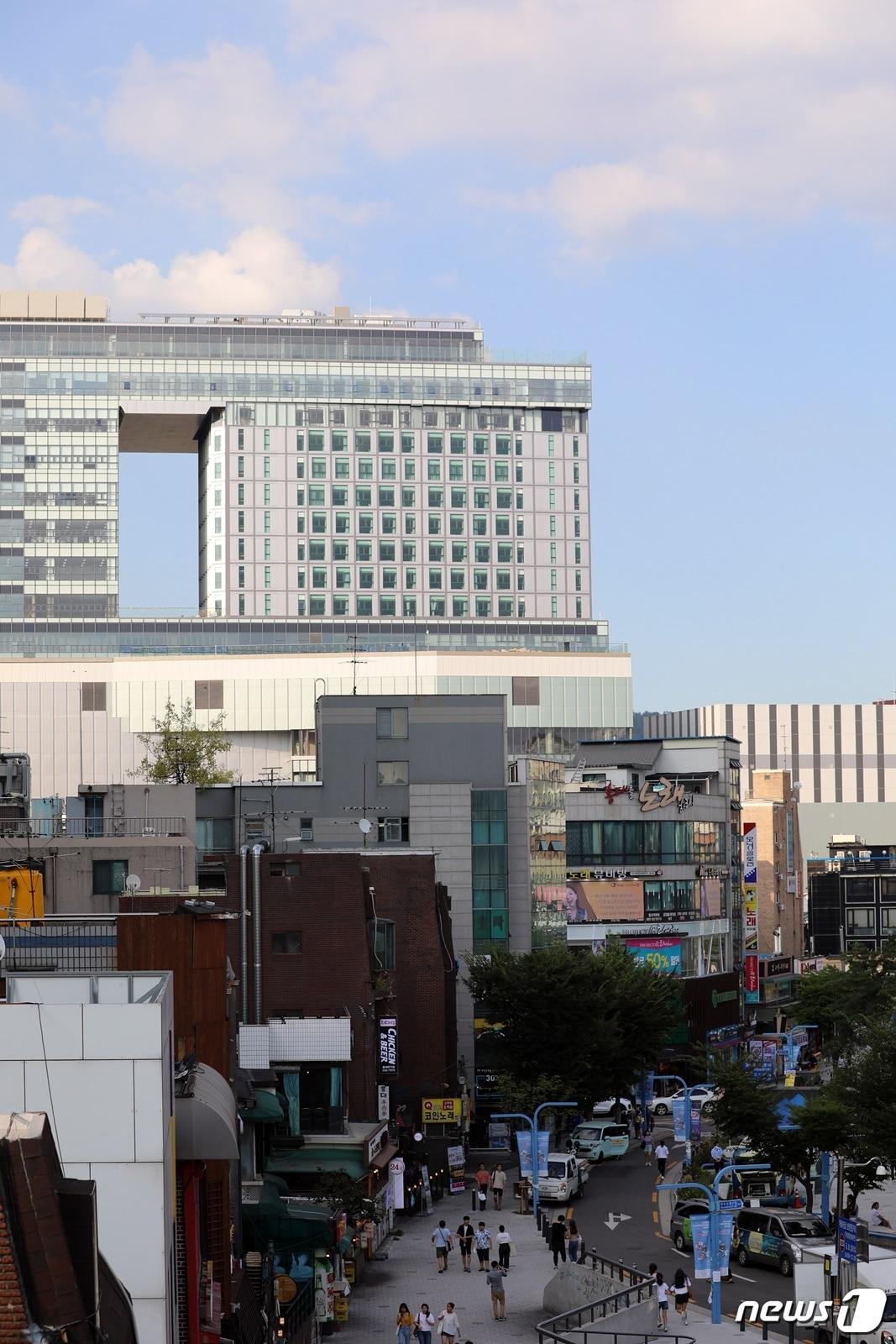 본문 이미지 - 제주항공 ''홀리데이 인 익스프레스 서울홍대' 외관(제주항공 제공_ⓒ News1