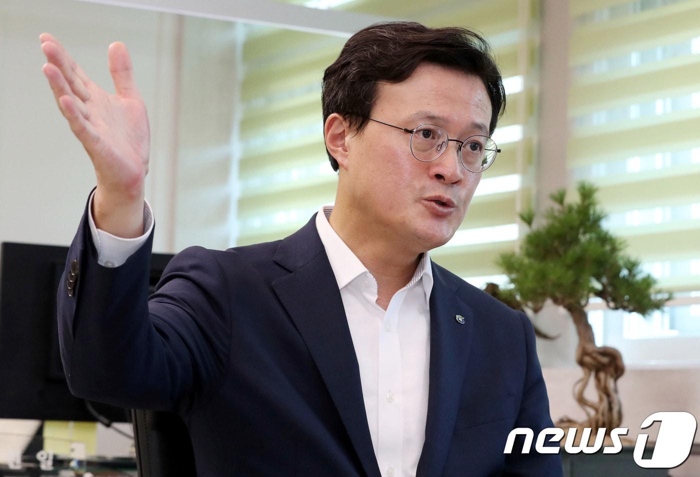 채현일 영등포구청장이 10일 서울 영등포구청장실에서 뉴스1과 인터뷰를 하고 있다.2018.8.10/뉴스1 ⓒ News1 이광호 기자