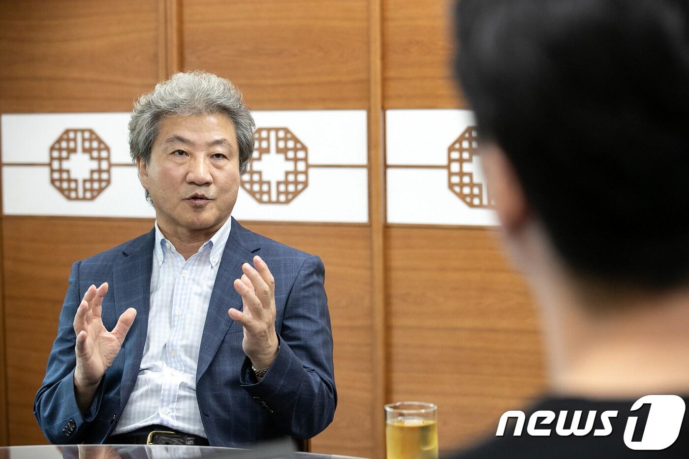 본문 이미지 - 임재원 국립국악원장이 14일 오후 서울 서초구 국립국악원에서 뉴스1과 인터뷰하고 있다. 2018.8.14/뉴스1 ⓒ News1 이승배 기자