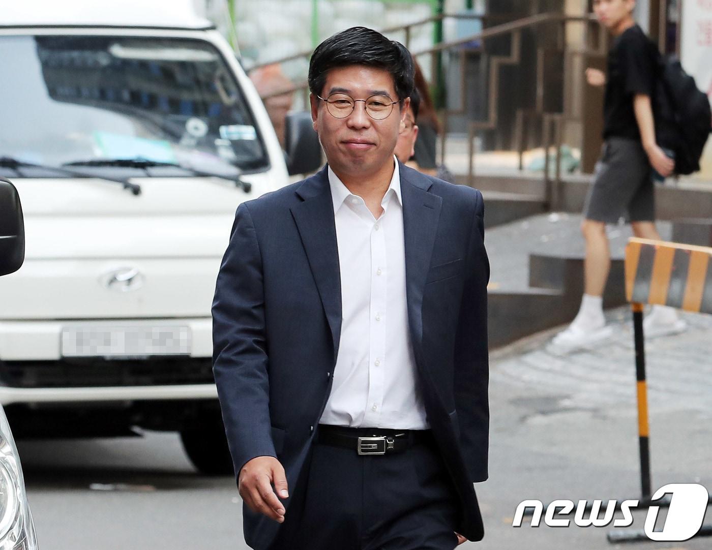 본문 이미지 - 백원우 청와대 민정비서관. 2018.8.15/뉴스1 ⓒ News1 이재명 기자