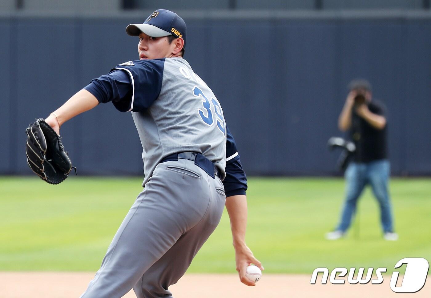 KT의 호명을 받은 이대은./뉴스1 DB ⓒ News1 오장환 기자